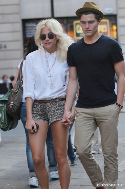 43437_pixie_lott_west_london_23_april_2011__rwpgsro.jpg